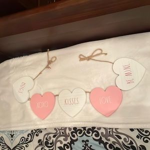 Used Rae Dunn Valentines Hearts Garland